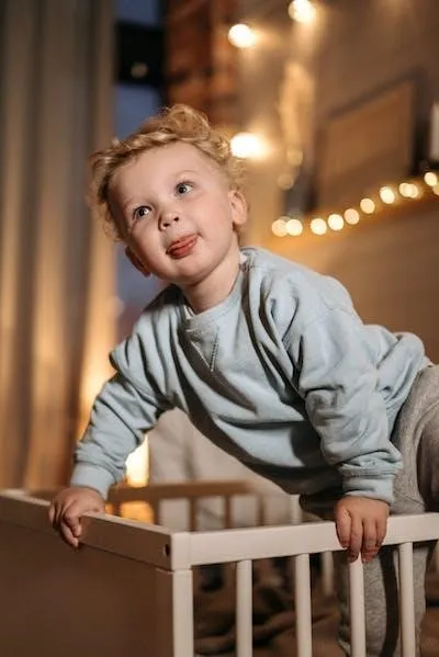 Smooth Steps: Transitioning from Crib to Bed